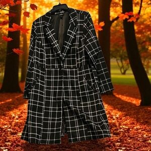 Torrid Black and White Plaid Fully Lined Women's Blazer